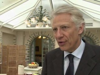 Impôt à 75%: Villepin juge que le PS "veut frapper trop fort"