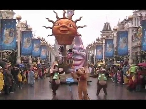 Disneyland Paris : Disney's Once Upon A Dream Parade