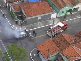 Fogos, Tempestades e um Carro Fumegante