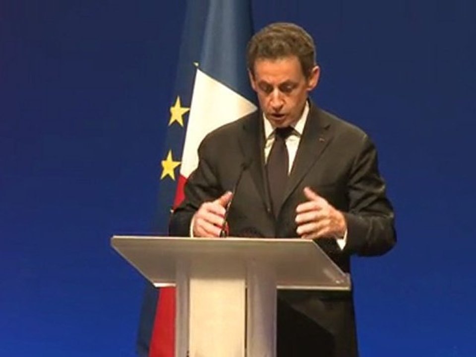 Sarkozy propose aux professeurs de travailler plus