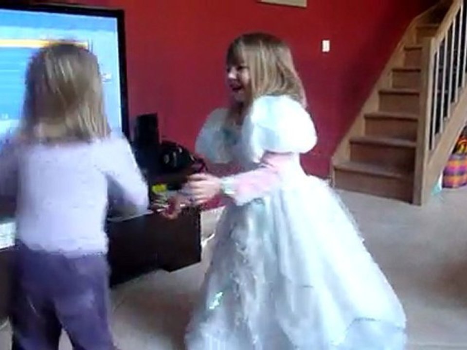 Chloé et Maé danse 2