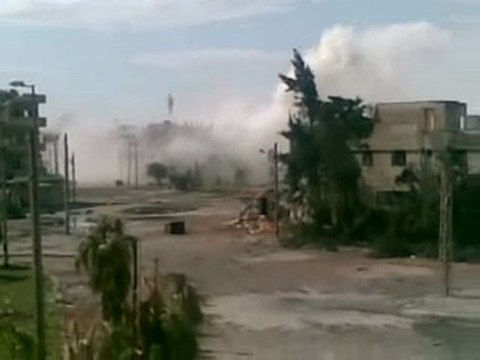 فري برس حمص بابا عمرو احد المنازل يتعرض الى عدة صورايخ 28 2 2012 ج5