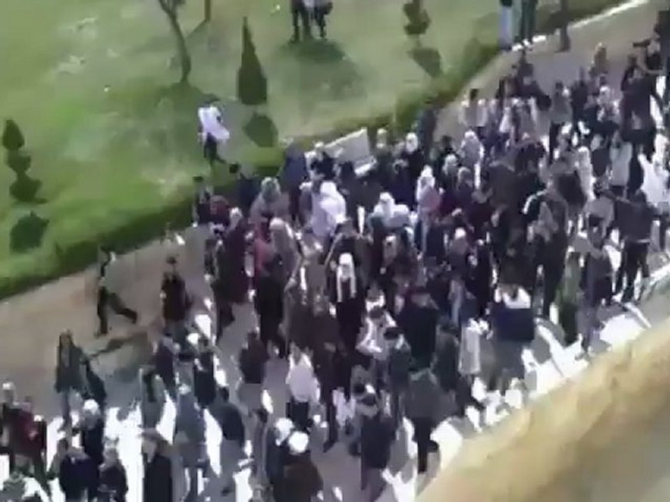 فري برس جامعة حلب   مظاهرة كليه العلوم   28 2 2012  ج2