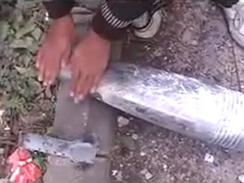 فري برس حمص بابا عمرو الصواريخ التي يقوم النظام بضربها على المدنية لم تنفجربعد28 2 2012