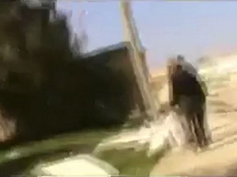 فري برس حمص تلبيسة احدى القدائف على المنازل الأمنة في المدينة 25 2 2012 ج6