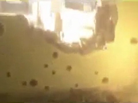 فري برس حمص تلبيسة احدى القدائف على المنازل الأمنة في المدينة 25 2 2012 ج1