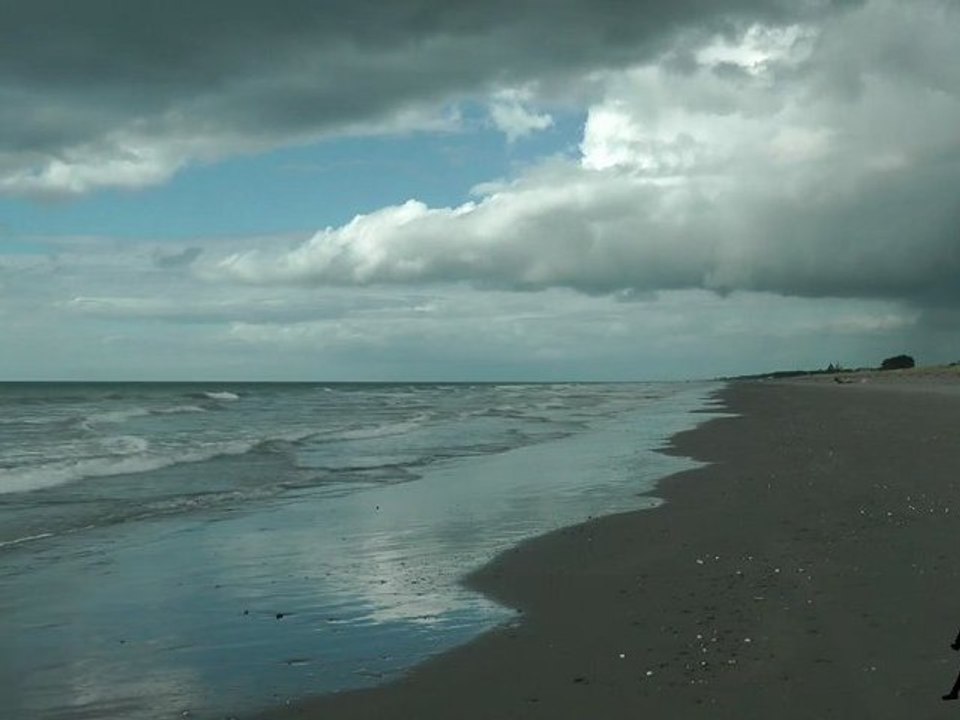 Te Horo Beach - New Zealand (HD)