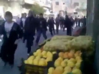 فري برس دمشق الميدان لحظة هجوم الشبيحة على المشييعين 6 3 2012