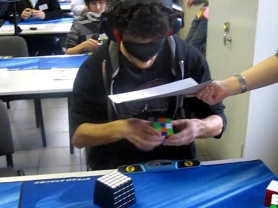Marcell Endrey Rubik's Cube blindfolded World Record 28.80s