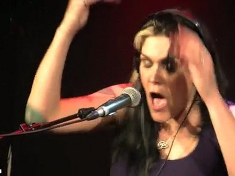 Beth Hart - Something's got a hold on me en live dans les Nocturnes RTL présentées par Georges Lang