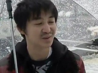 Late snow disrupts Tokyo