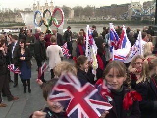 Olympic rings sail the Thames