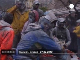 Bataille de farine en Grèce - no comment