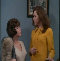 Chapeau melon et bottes de cuir. Les adieux d'Emma Peel...