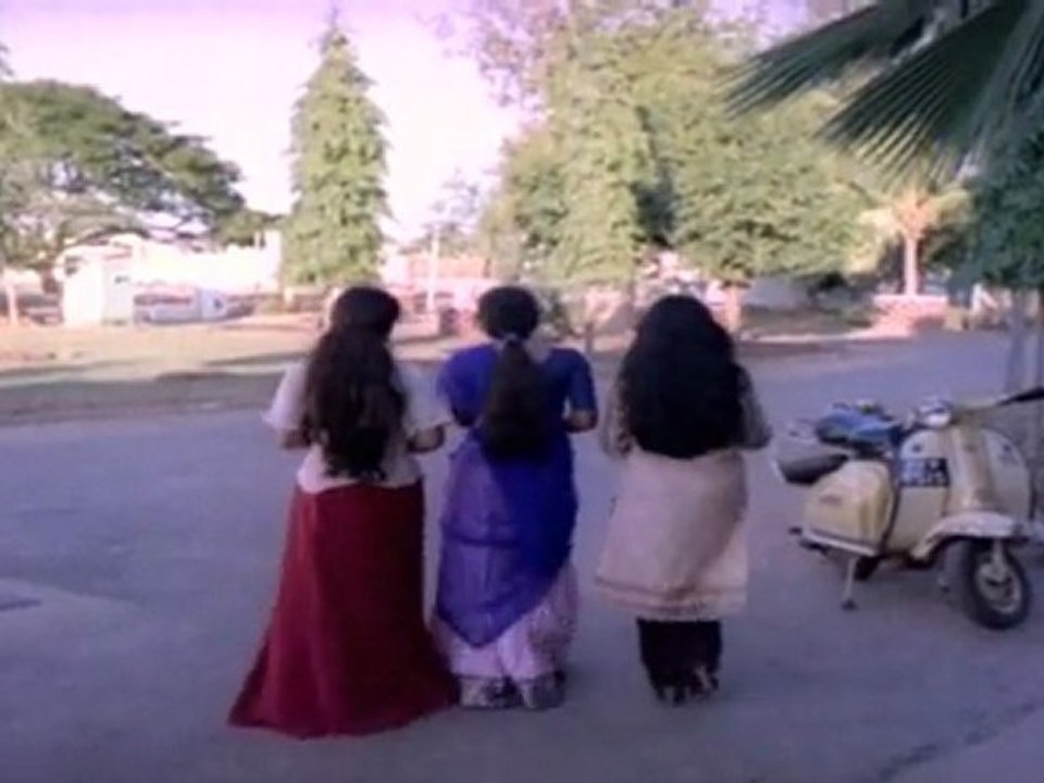 Manjal Nila - Nizhalgal Ravi Crazy About Ranjani