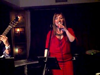 ÖZLEM YÜKSEK/LOVE ME BACK (ÇİÇEK BAR)