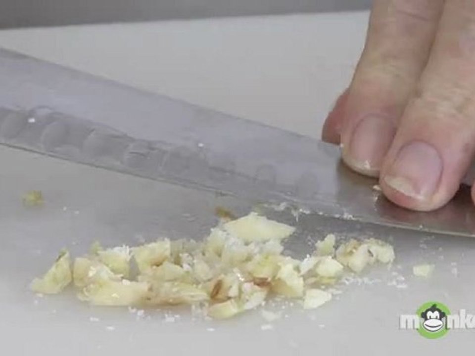 How To Cut Garlic