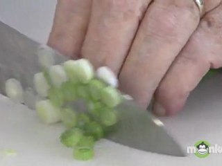 How To Cut Green Onions