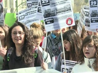 En Espagne, lycéens et étudiants manifestent contre la rigueur