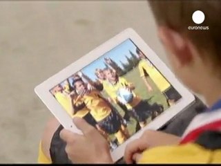 Apple roza los 500.000 millones de dólares de...