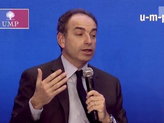 Jean-François Copé : "F. Hollande demeure dans la planque de sa tanière"