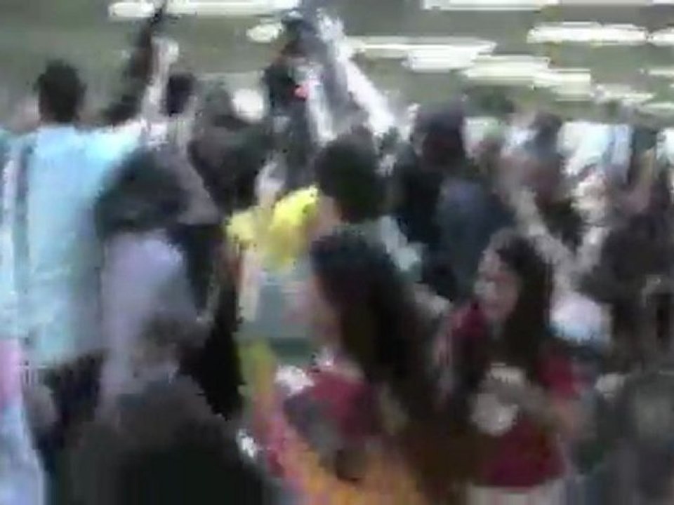 Zac Efron in Brasilien überwältigt