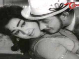 Akhandudu Songs - O Hamsa Nadala - Krishna - Bharathi