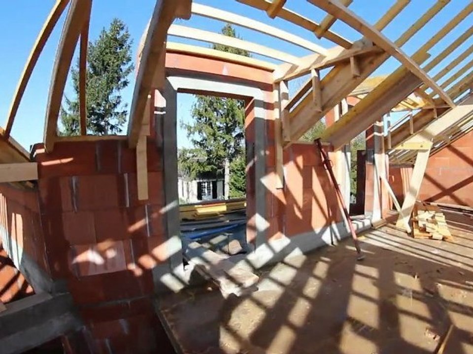 Visite maison BBC Treillières charpente finie