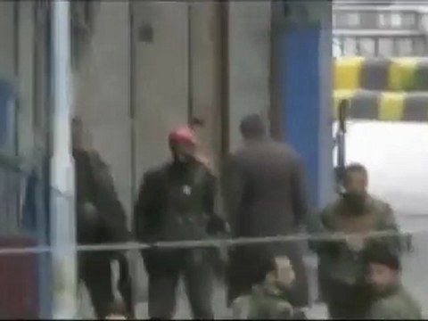 فري برس حماة المحتلة شارع الجزدان إطلاق نار من قبل الشبيحة 29 2 2012