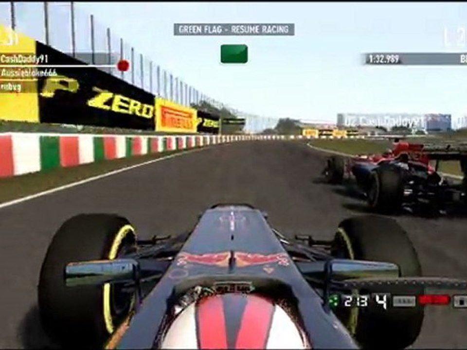 Suzuka F1 2011 Close racing + glitch