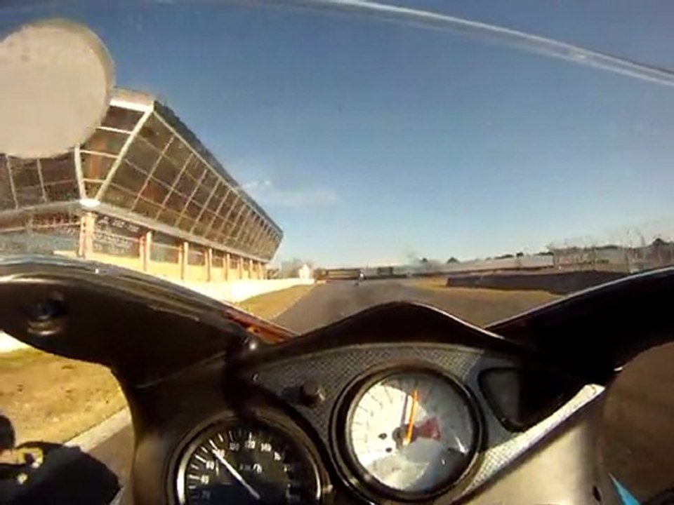 Cécile - Journée Club moto Nogaro - Série 1 -3e Session - 26-02-2012