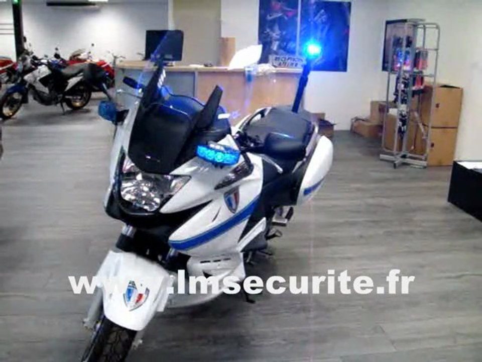 SIGNALISATION  MOTO  POLICE  MUNICIPALE  LUMINEUSE  ET  SONORE  MERCURA  SIRAC