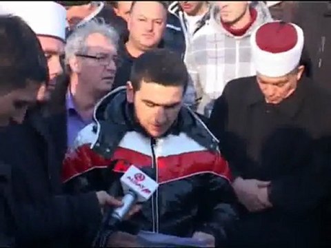 U jepet lamtumira e fundit Shehapit e Mehmetit_ të vrarë një ditë më parë nga polici maqedonas