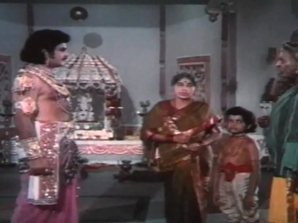 Villalan Ekalaivan - Krishna Meets Sarath Babu And Gummadi