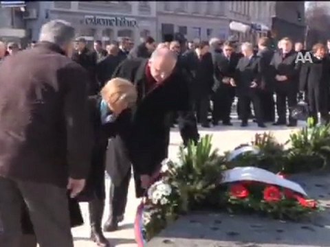 Bağımsızlık gününde Bilge Krala gittiler