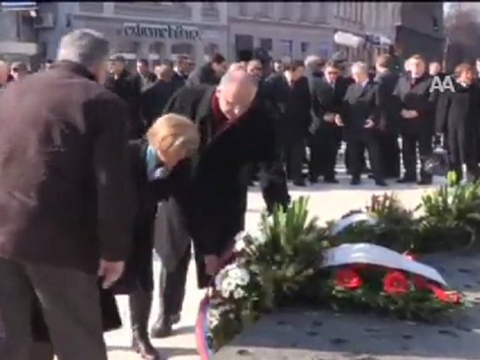 Bağımsızlık gününde Bilge Krala gittiler