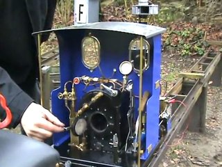 Blick in die Feuerkammer einer spanischen fünf Zoll Lok