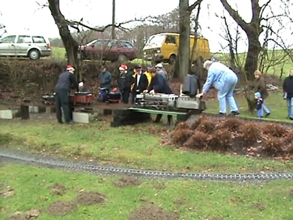 Im Huserland wird die Öl-44ger zum Anheizgleis geschoben