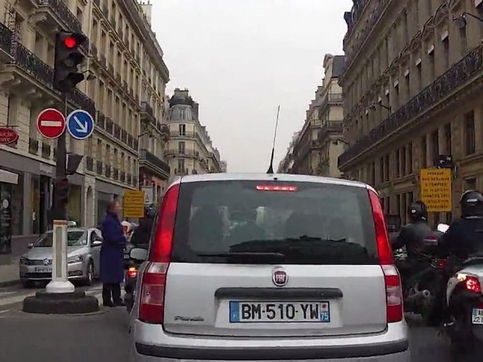 25 Comment se rendre au Salon des Miroirs depuis l'Arc de Triomphe