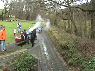 Öl Heinrich zieht amerikanische Güterwagen im Huserland