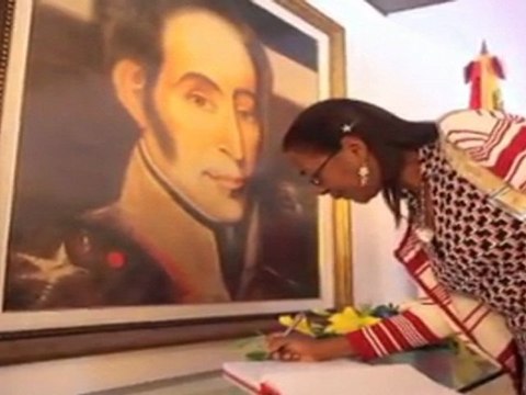 Primeros mensajes de Hugo Chávez tras ser operado en Cuba