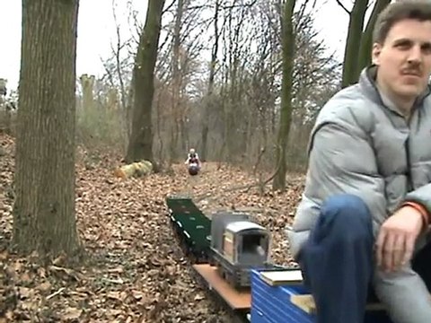 Feldbahn und BR 216 auf fünf Zoll durch Stadtpark Leverkusen
