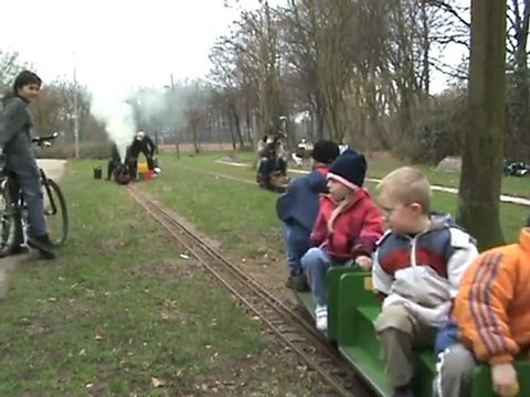 Dampflok und Diesellok . Betrieb im Stadtpark Leverkusen