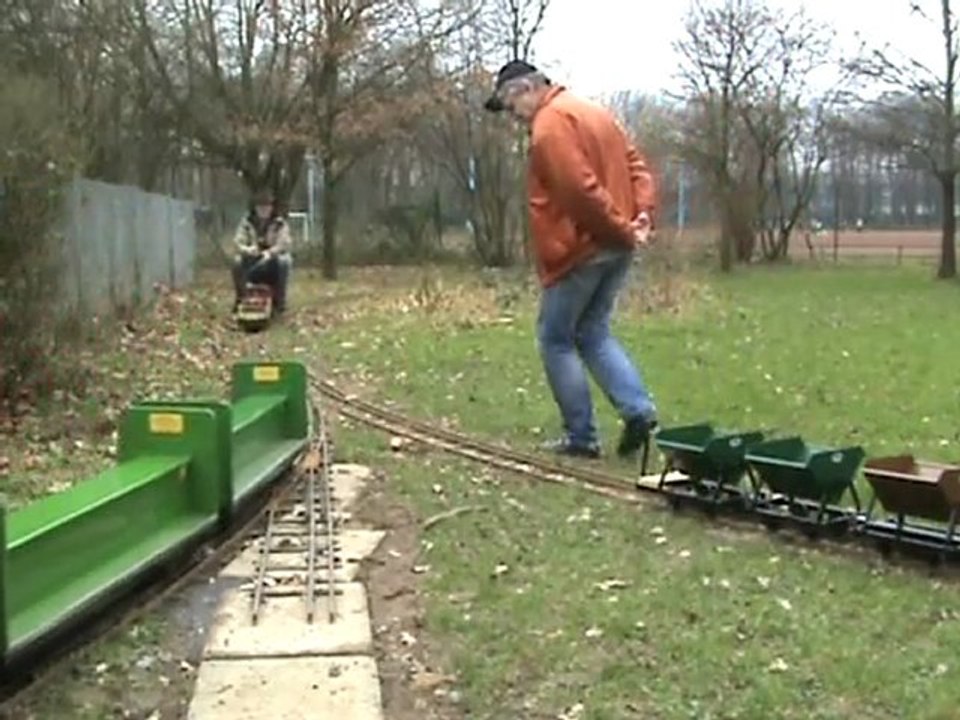 Kinder-BR216 und anderer Diesellokverker in Leverkusen