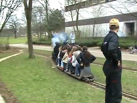 BR96 Publikumszug fährt durch Bahnhof Dampfbahn Leverkusen