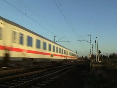 BR101 von Bonn nach Köln beim Bahnübergang Bonn-Tannnenbusch