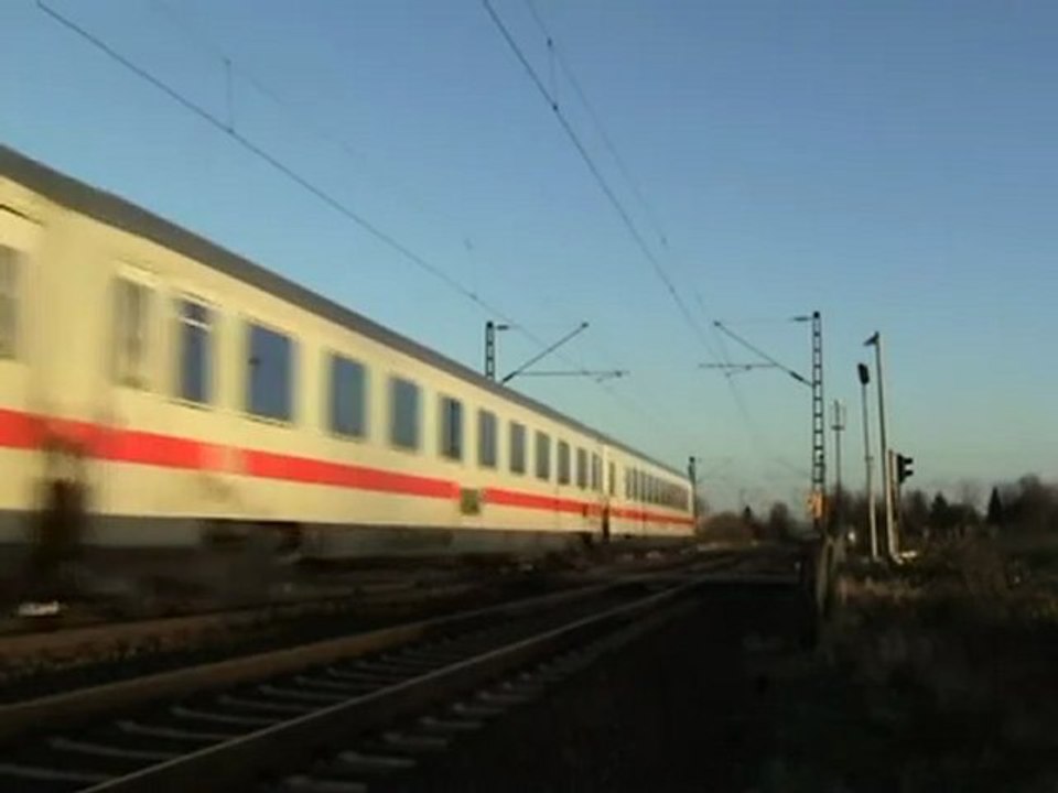 BR101 von Bonn nach Köln beim Bahnübergang Bonn-Tannnenbusch