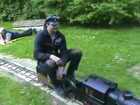 O&K Feldbahndampflok und BR96 durchfahren den Bhf Stadtpark