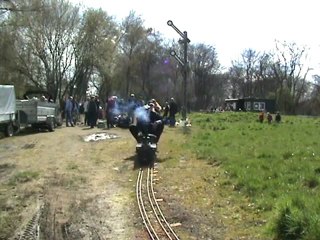 Ein Publikumszug durchfährt den Bhf des DBC Sprockhoevel