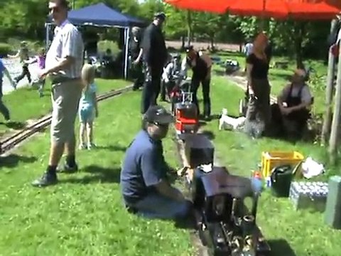 Rundgang über den geschäftigen Bhf der Dampfbahn Leverkusen